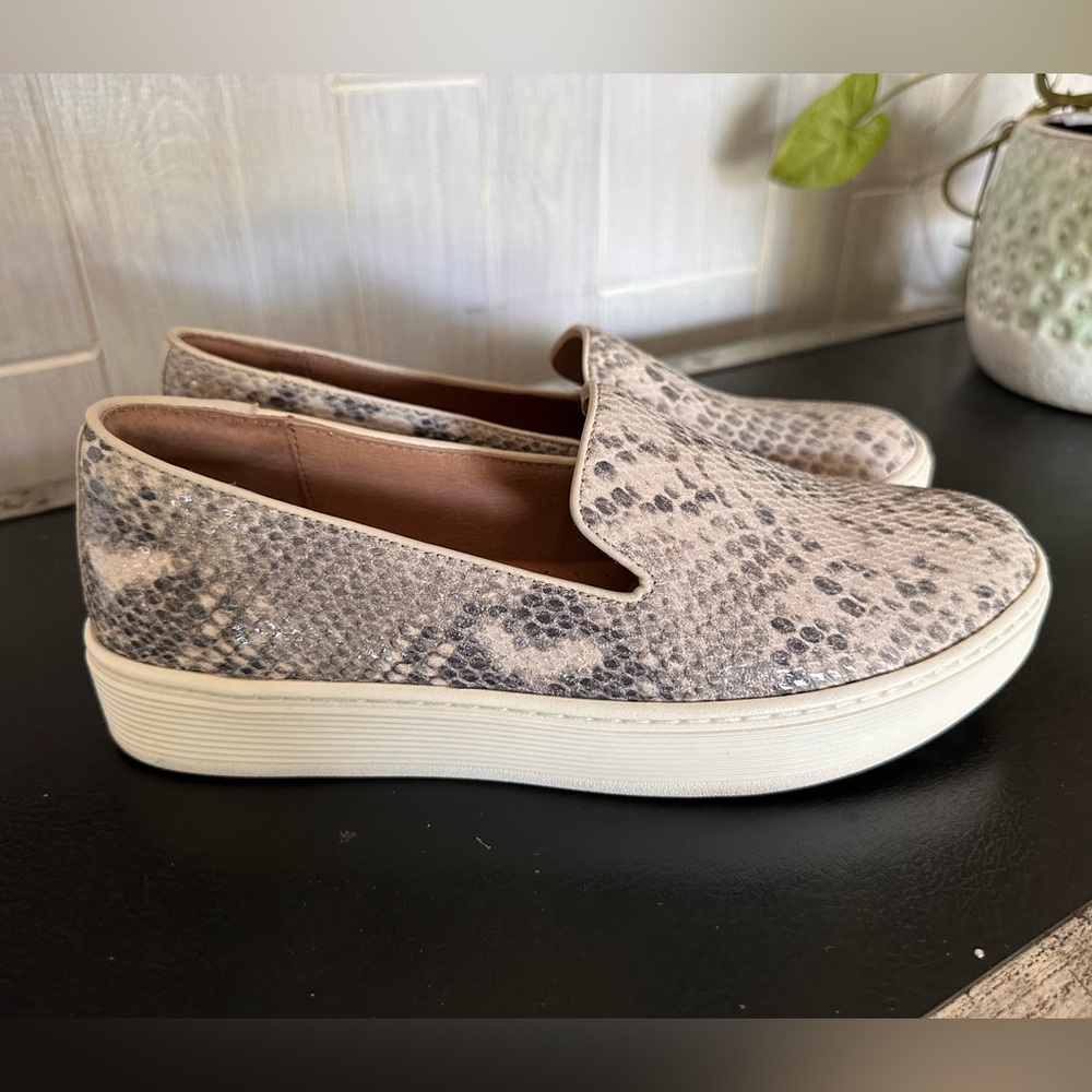 SoftWalk Gray and White Snakeskin Flats